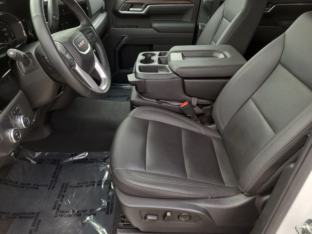 Used 2025 White GMC SLT image 21