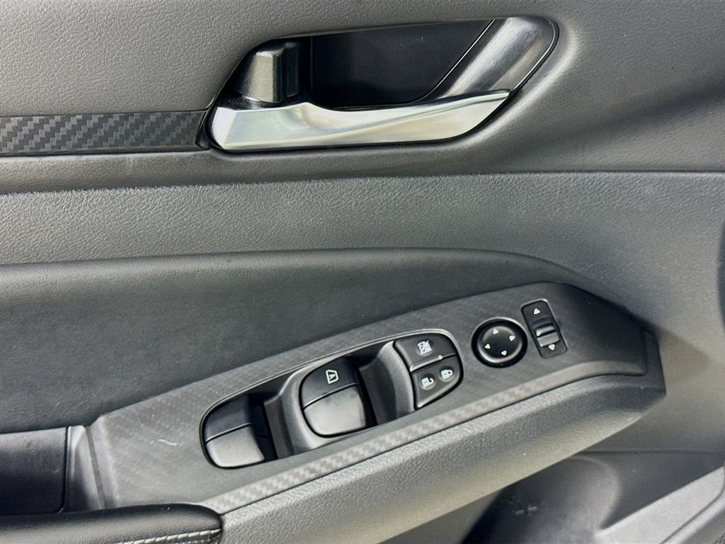 2025 Nissan Altima SV - Photo 21