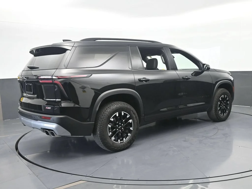 Used 2025 Mosaic Black Metallic Chevrolet Z71 image 6
