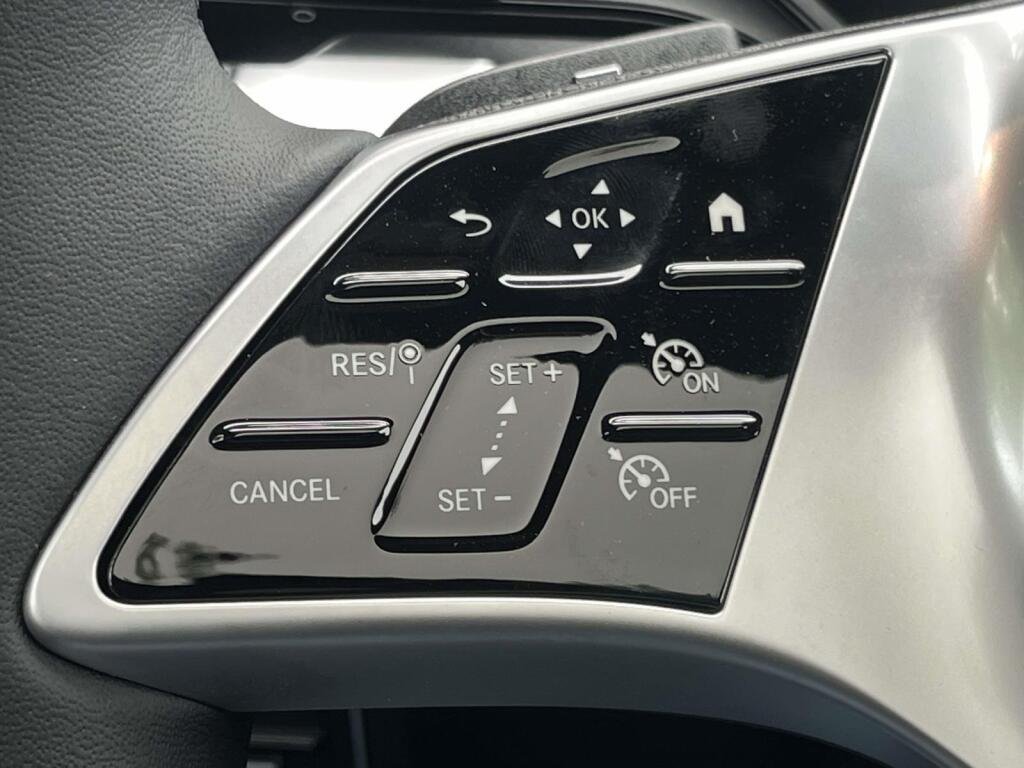 New 2026 Mountain Grey Metallic Mercedes-Benz GLB 250 image 34