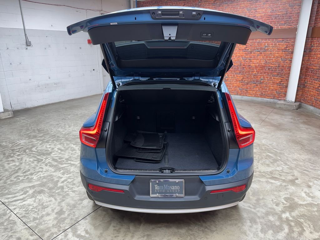 2024 Volvo XC40 Plus - Photo 28