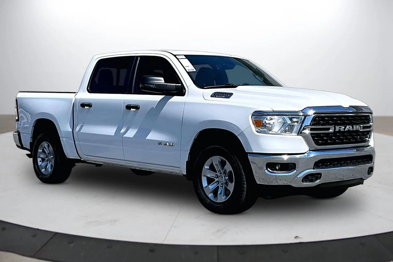 Certified Used 2023 White Ram Big Horn/Lone Star image 2