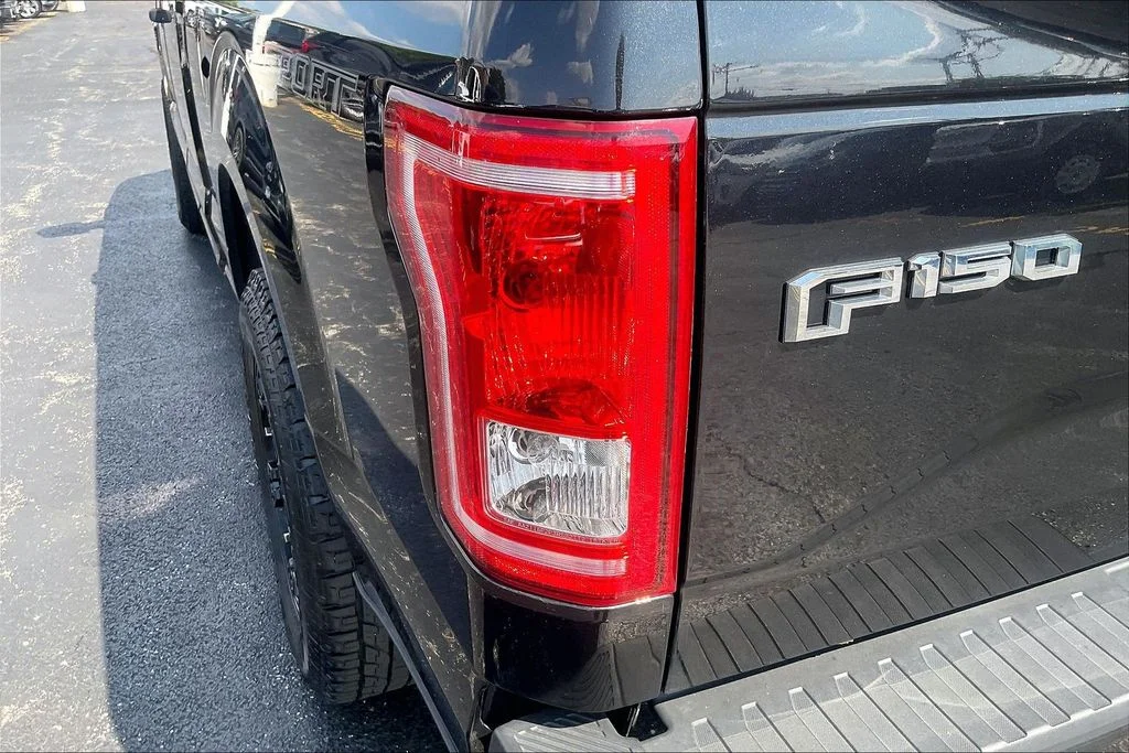 Used 2015 Black Ford XL image 29