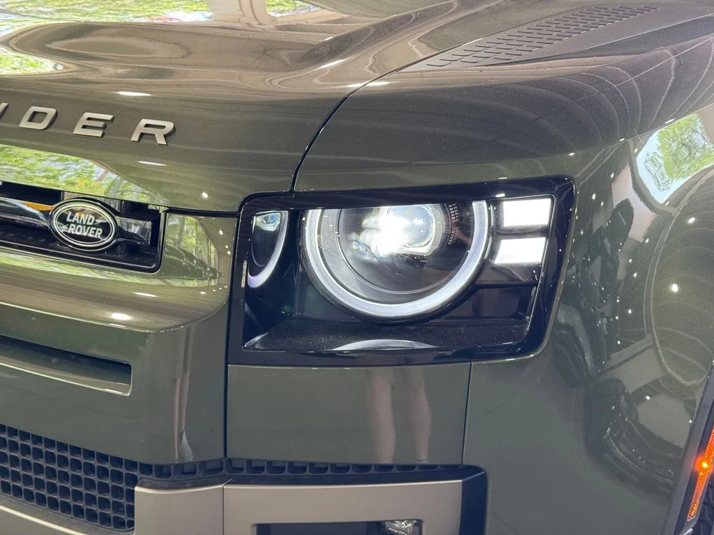 New 2026 Green Land Rover S image 4