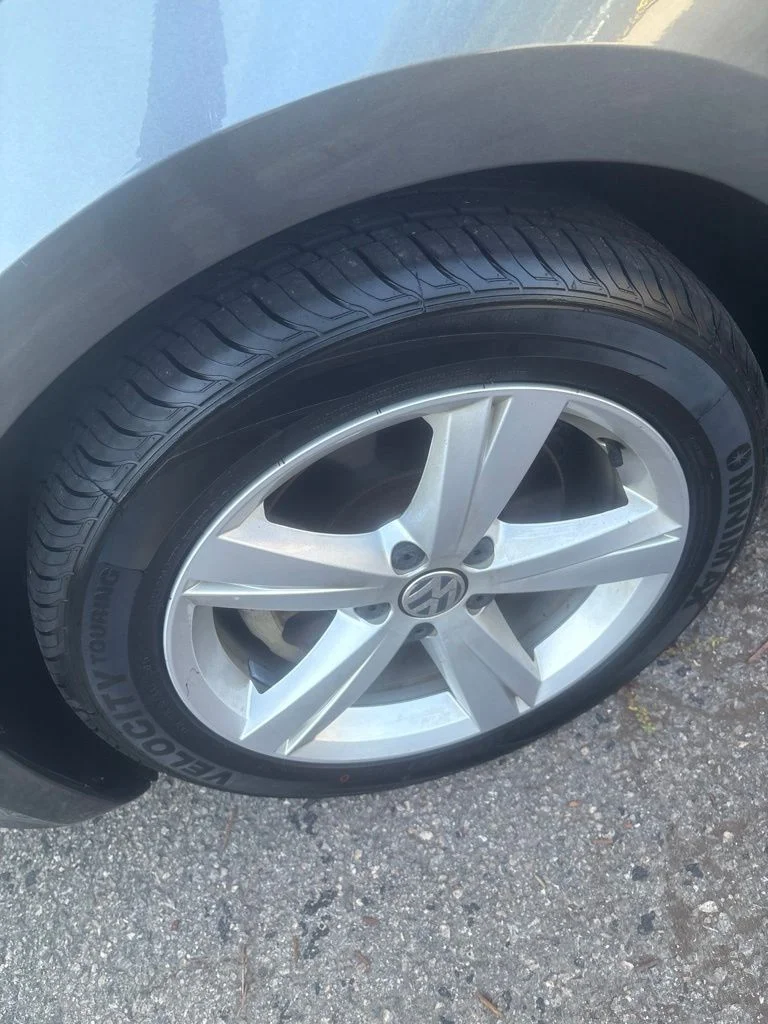 Used 2014 Gray Volkswagen 2.5 SE image 11