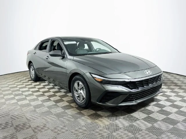 New 2026 Hyundai ELANTRA SE