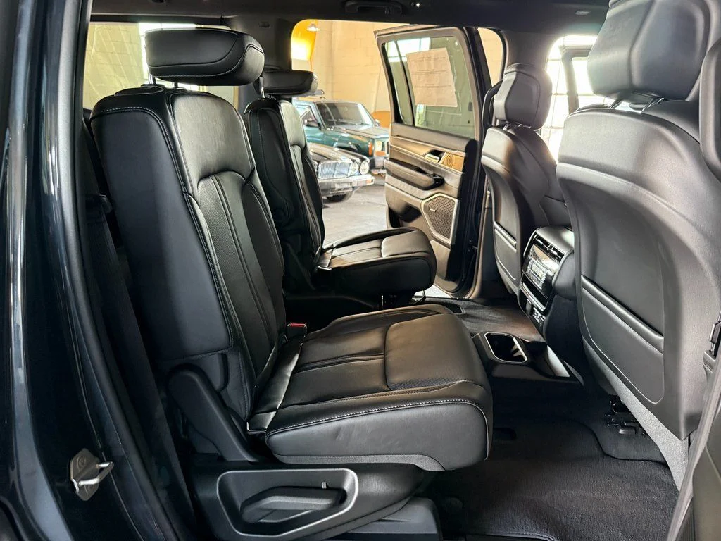 New 2025 Gray Jeep Series II image 41