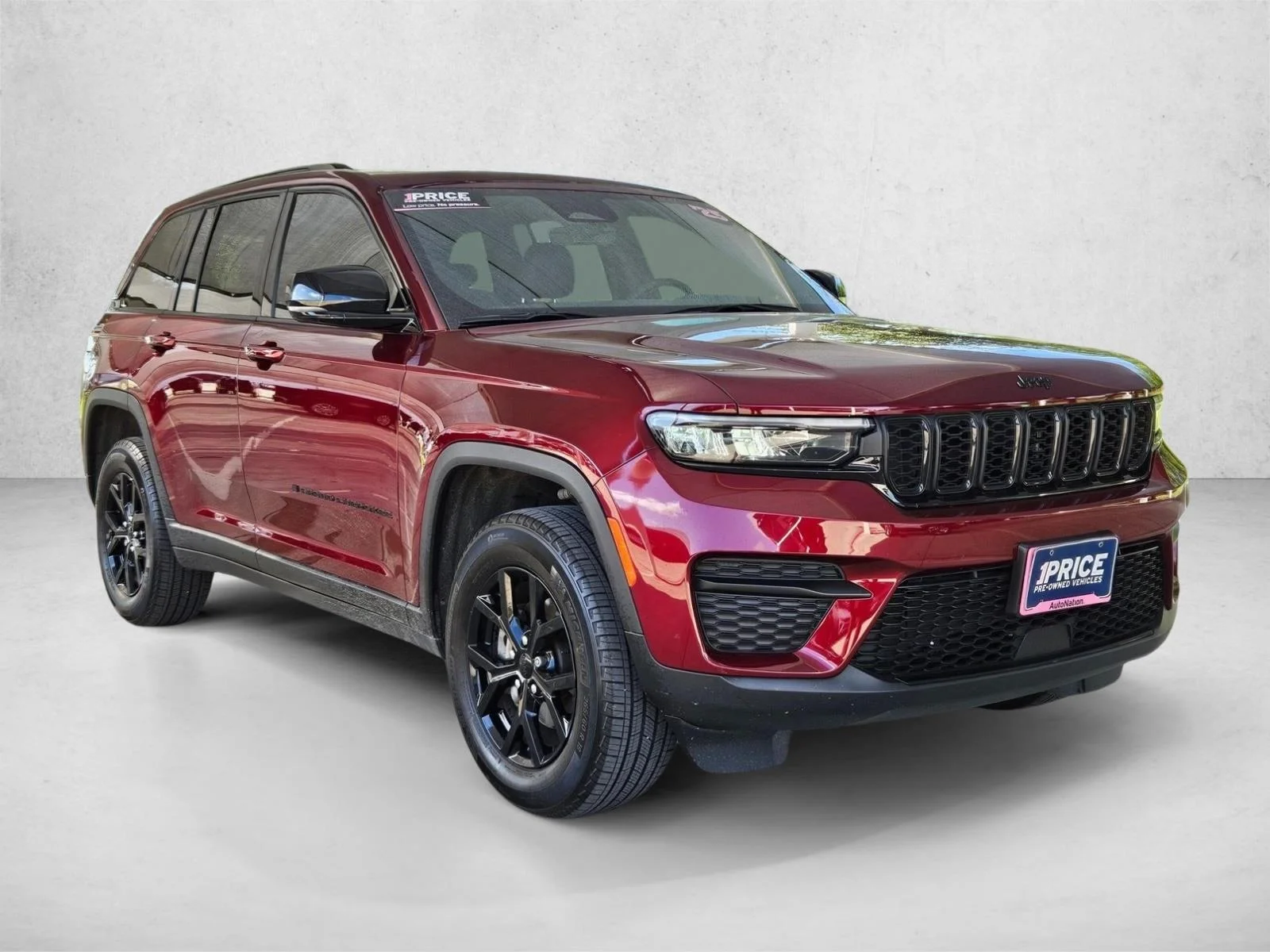 Used 2025 Velvet Red Pearlcoat Jeep Altitude X image 3