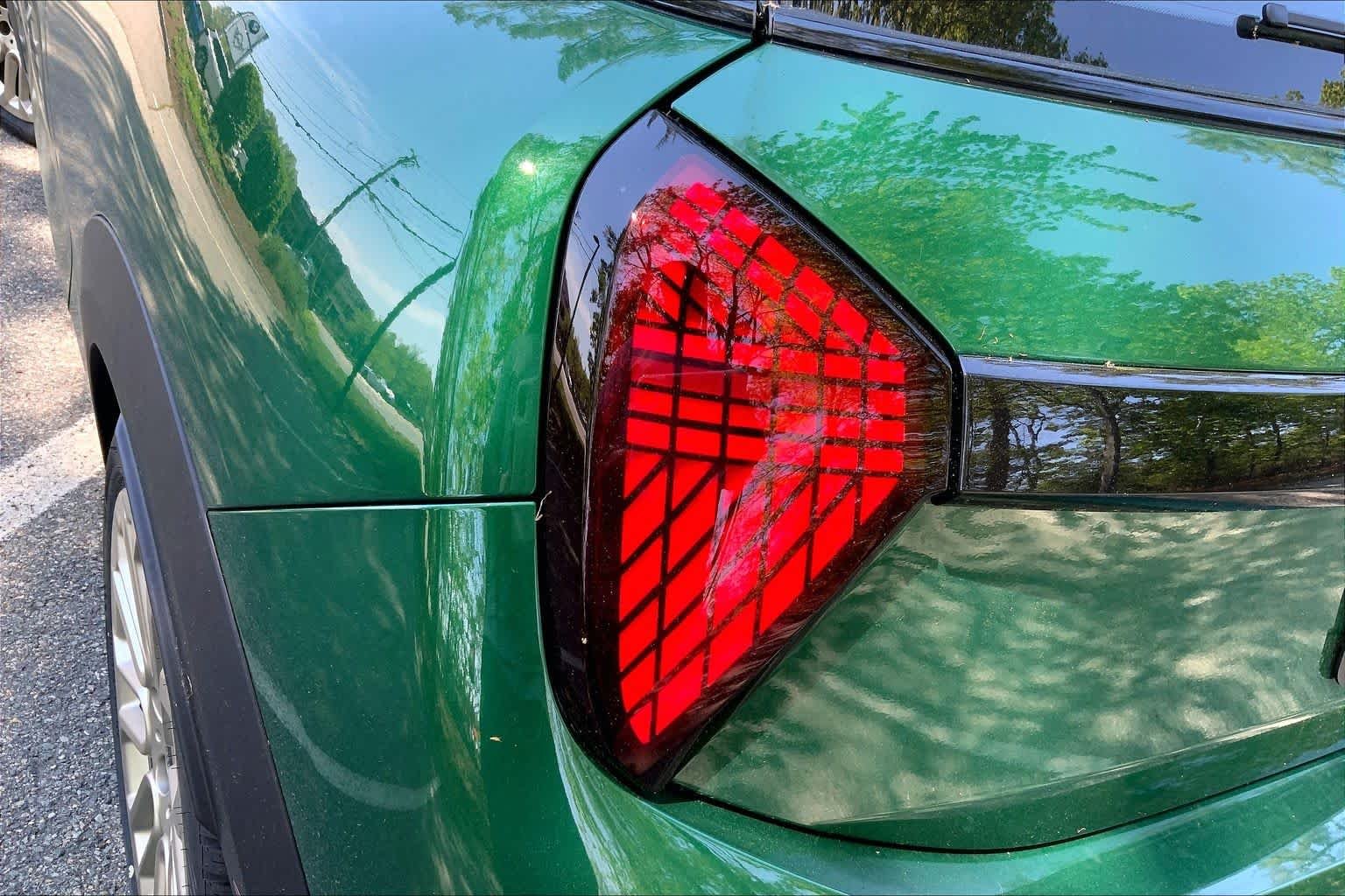 New 2026 British Racing Green IV Metallic MINI Signature Plus image 14