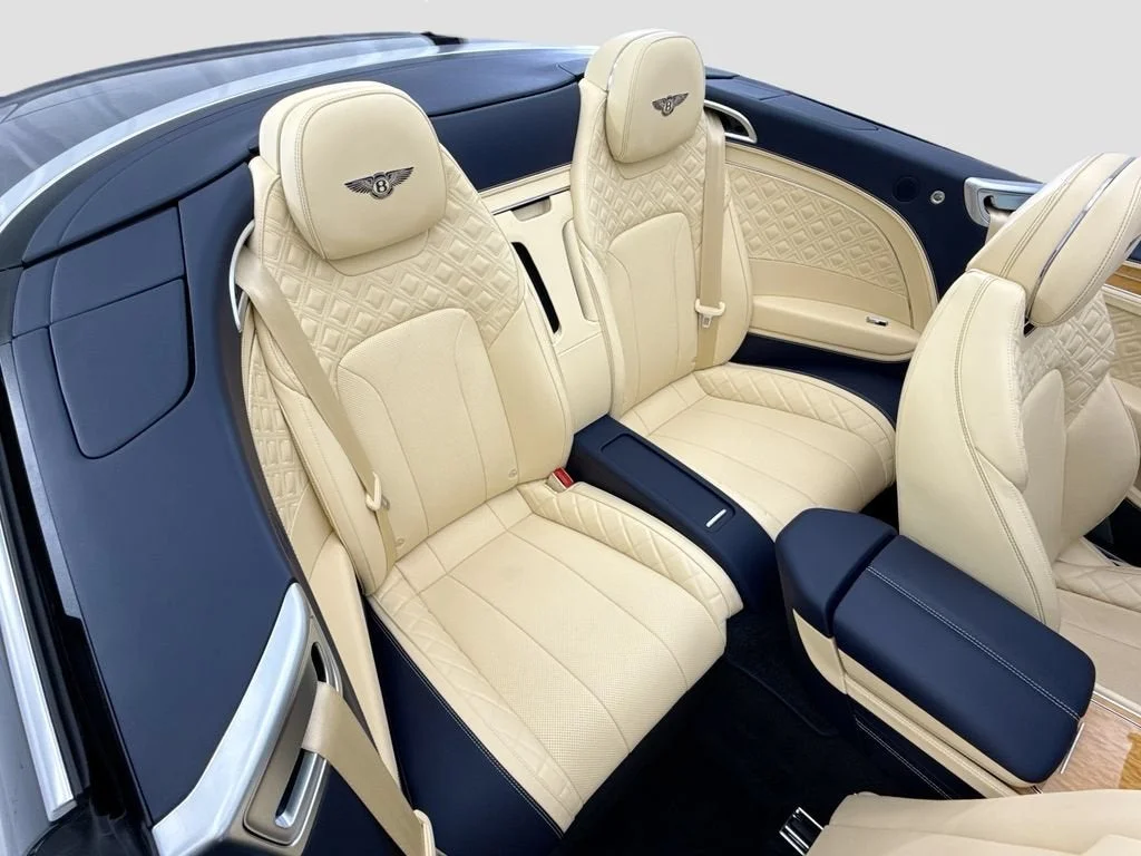 Used 2021  Bentley V8 image 28