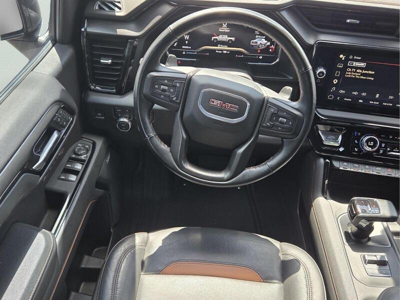 Used 2025 Onyx Black GMC 4WD CREW CAB 147" AT4 image 15