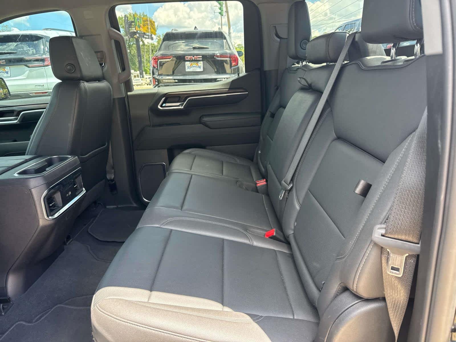 Used 2024 Onyx Black GMC SLT image 8