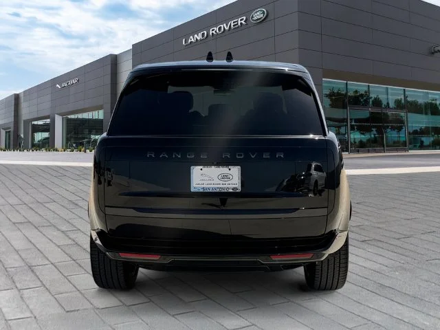 New 2027 Black Land Rover SE image 4