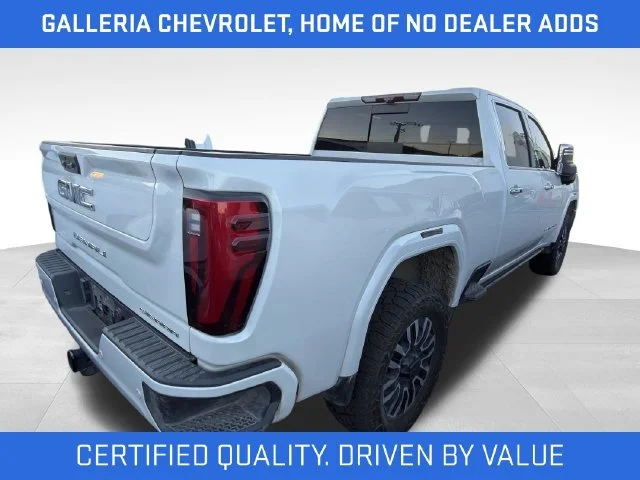 Used 2024 White Frost Tricoat GMC Denali Ultimate image 4