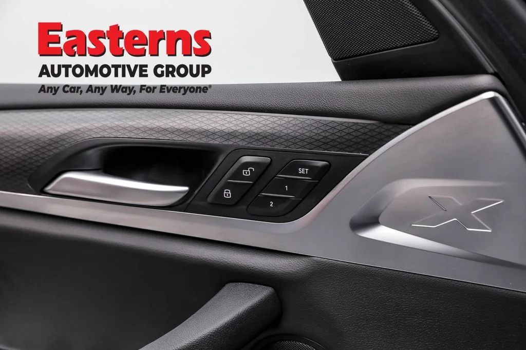 Used 2022 Gray BMW sDrive30i image 21