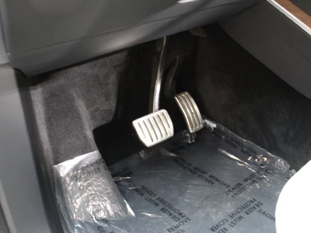 Used 2022  Tesla Base image 26