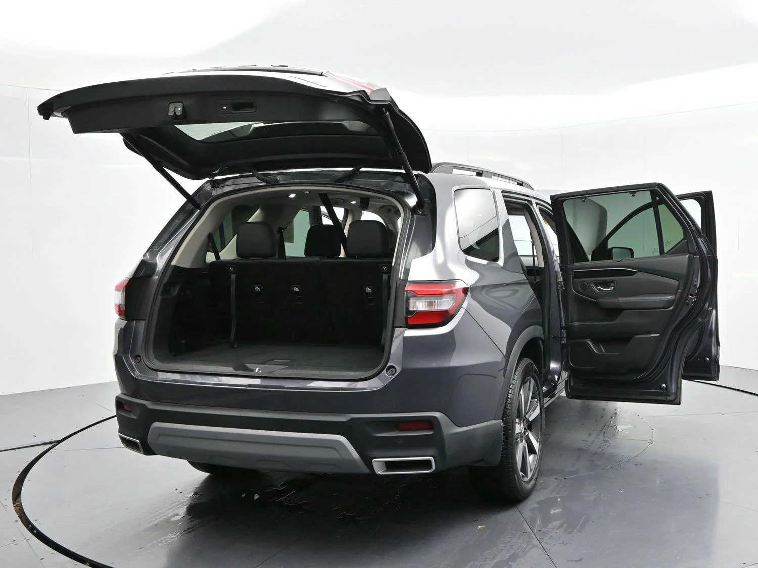 Used 2024 Modern Steel Metallic Honda Touring image 47