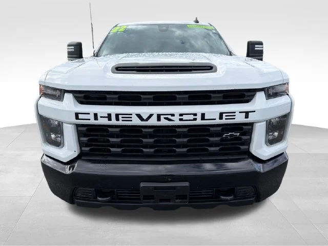 Used 2022 White Chevrolet Custom image 2