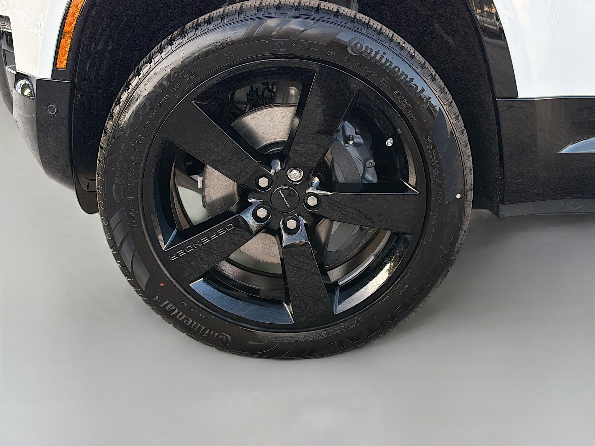 New 2026 Fuji White Land Rover X-Dynamic SE image 41