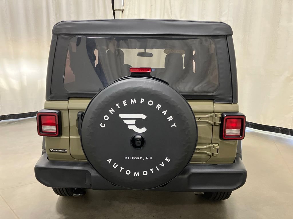Used 2025 41 Jeep Sport image 22