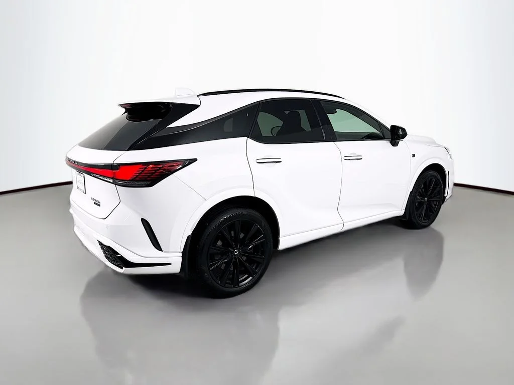 Used 2023 Ultra White Lexus 500h F SPORT Performance image 9