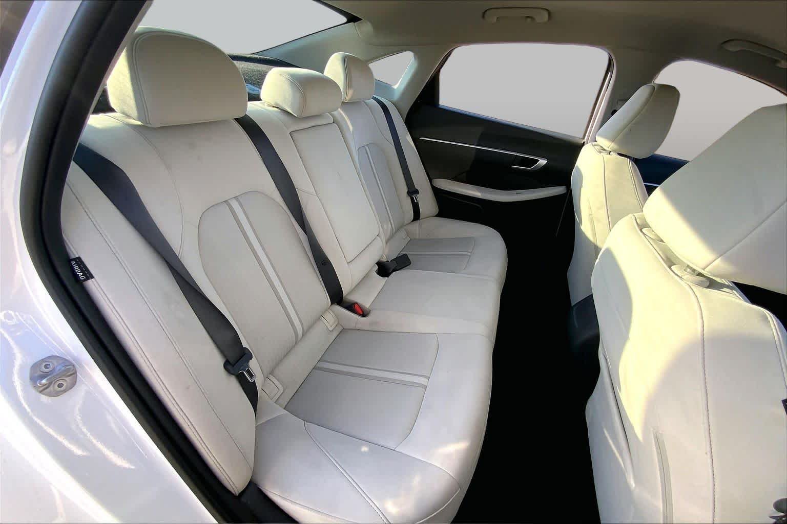 Used 2025 Serenity White Hyundai SEL image 19