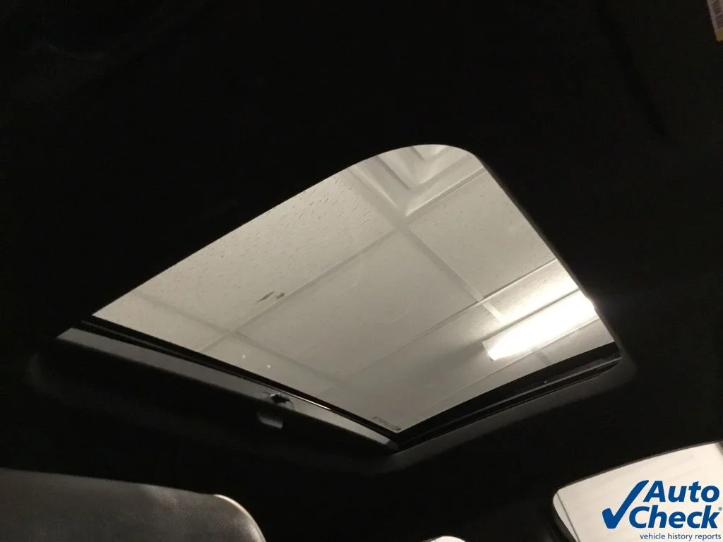 Used 2022 White Chevrolet Premier image 40