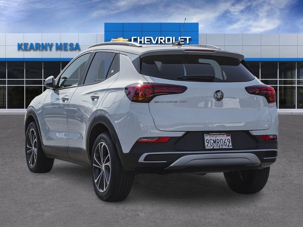 Used 2023 White Buick Select image 4
