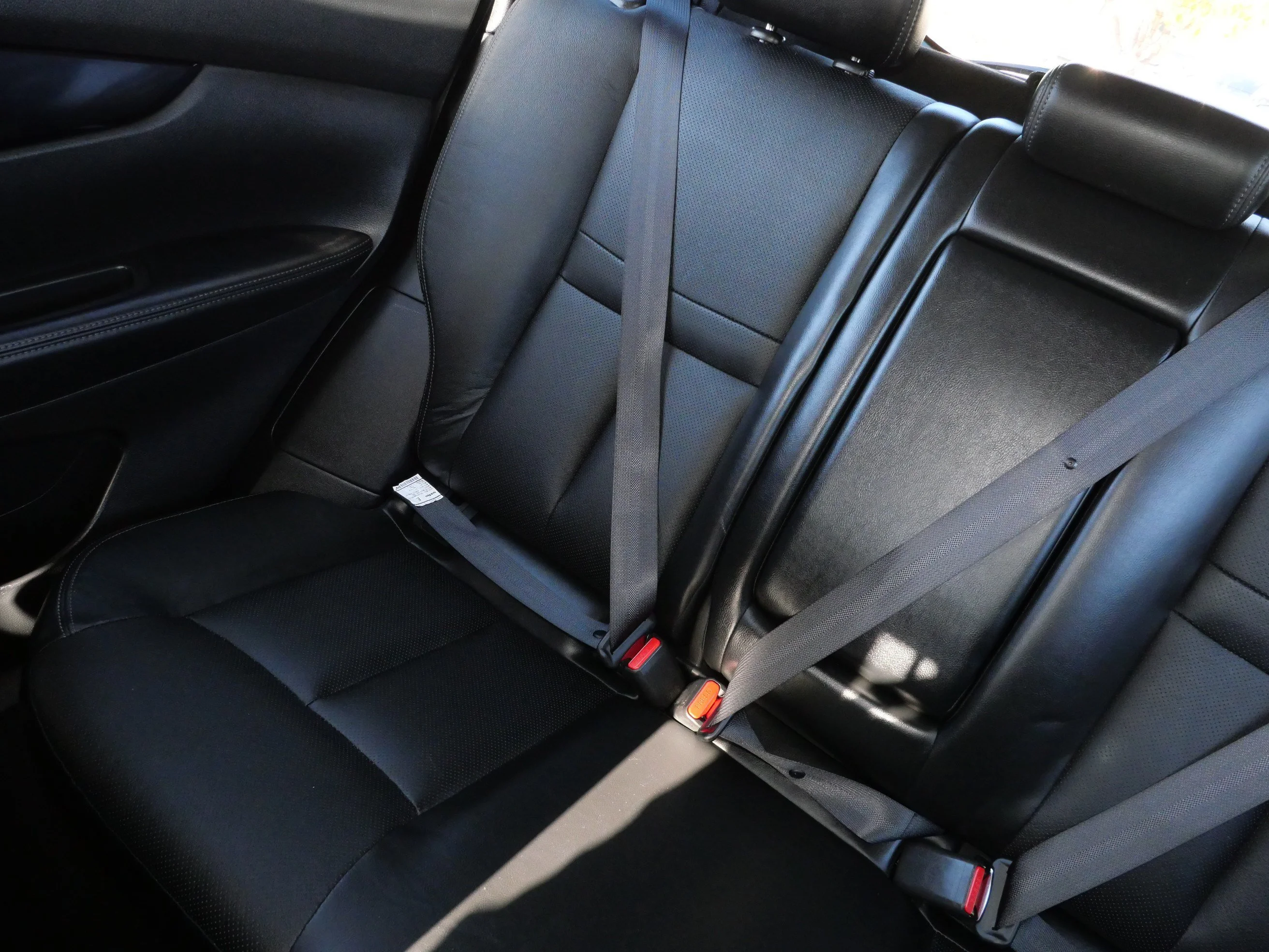 Used 2017 Gun Metallic Nissan SL image 12