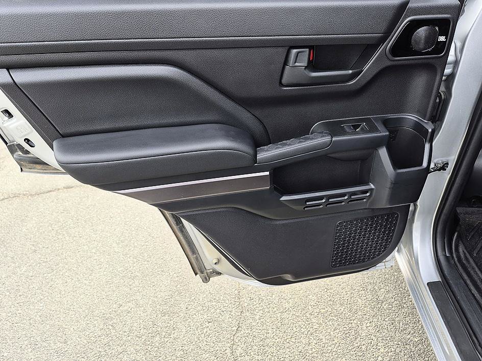 Used 2025 Cutting Edge Toyota SR5 image 29