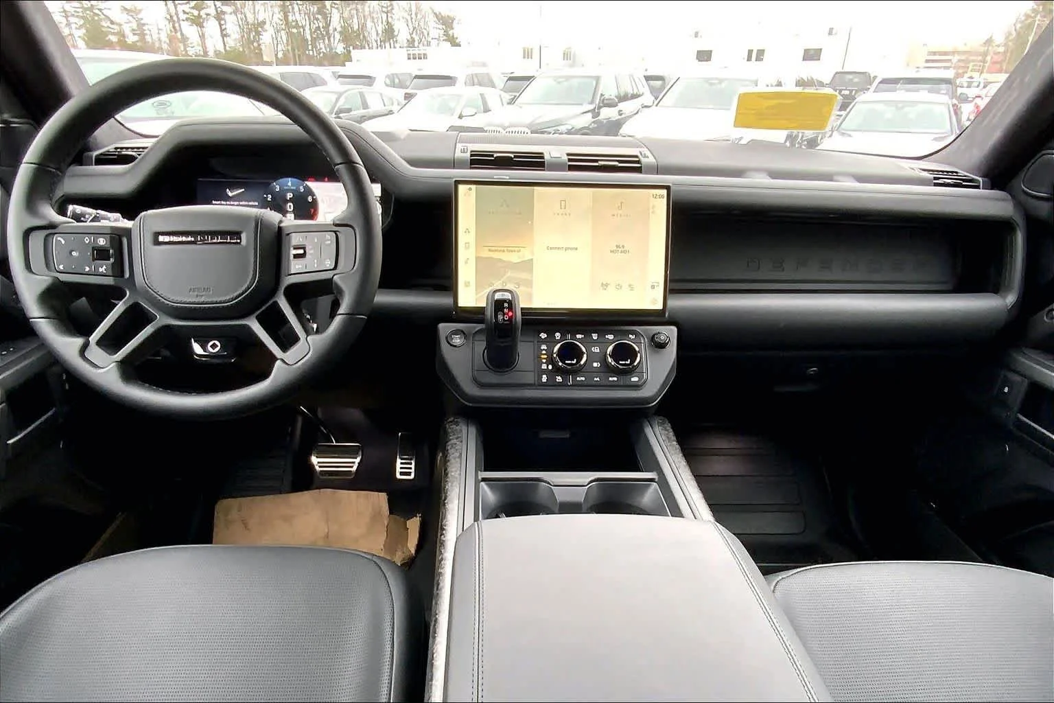 2026 Land Rover Defender OCTA Black - Photo 6