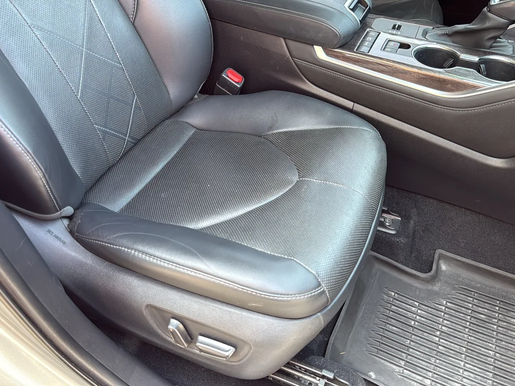 Used 2021 Silver Toyota Platinum image 18