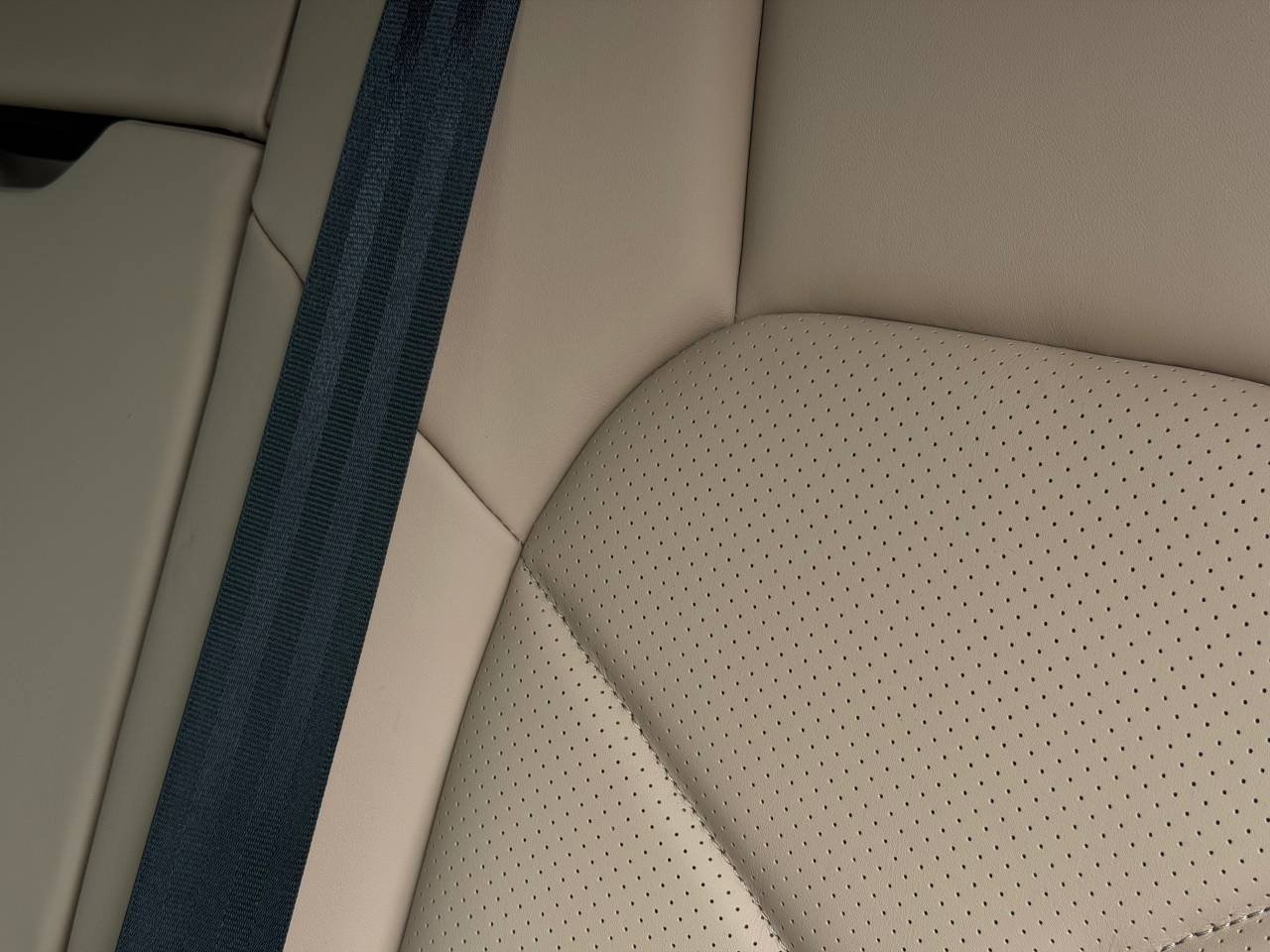 2026 Porsche Macan S - Photo 26