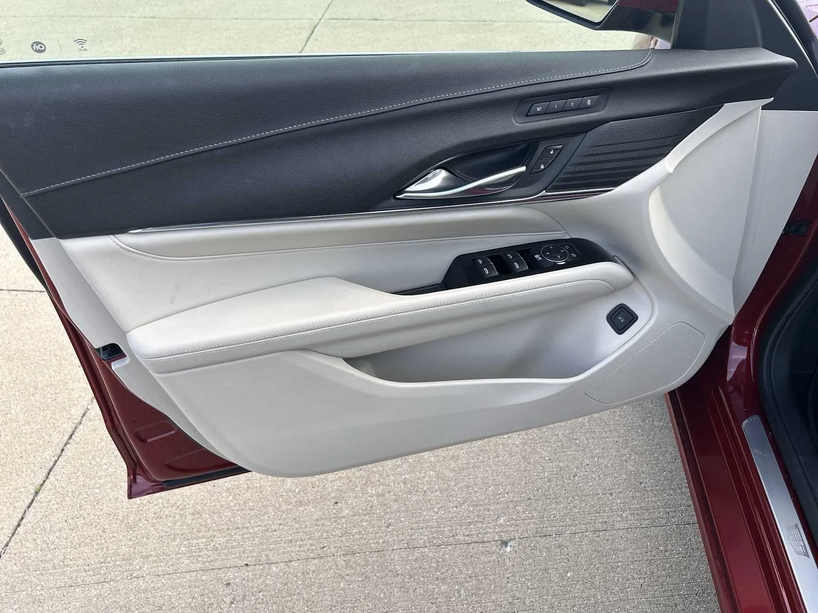 Used 2020 RED OBSESSION TINTCOAT Cadillac Premium Luxury image 21