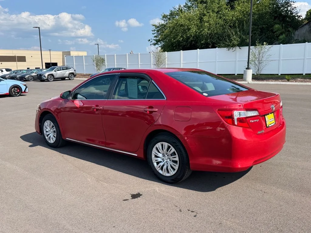 Used 2013 Red Toyota LE image 4