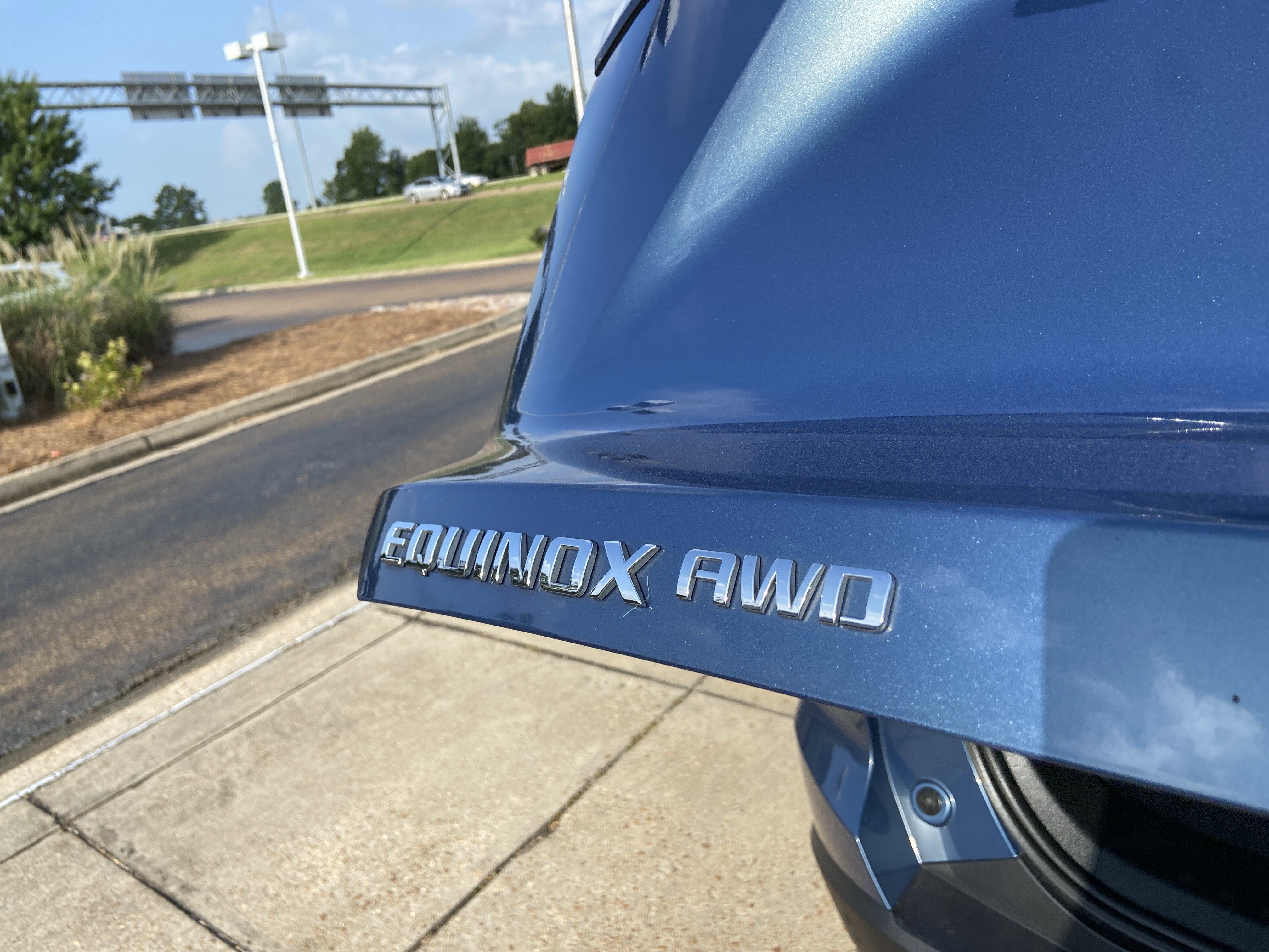 Used 2025 Lakeshore Blue Metallic Chevrolet AWD LT image 16