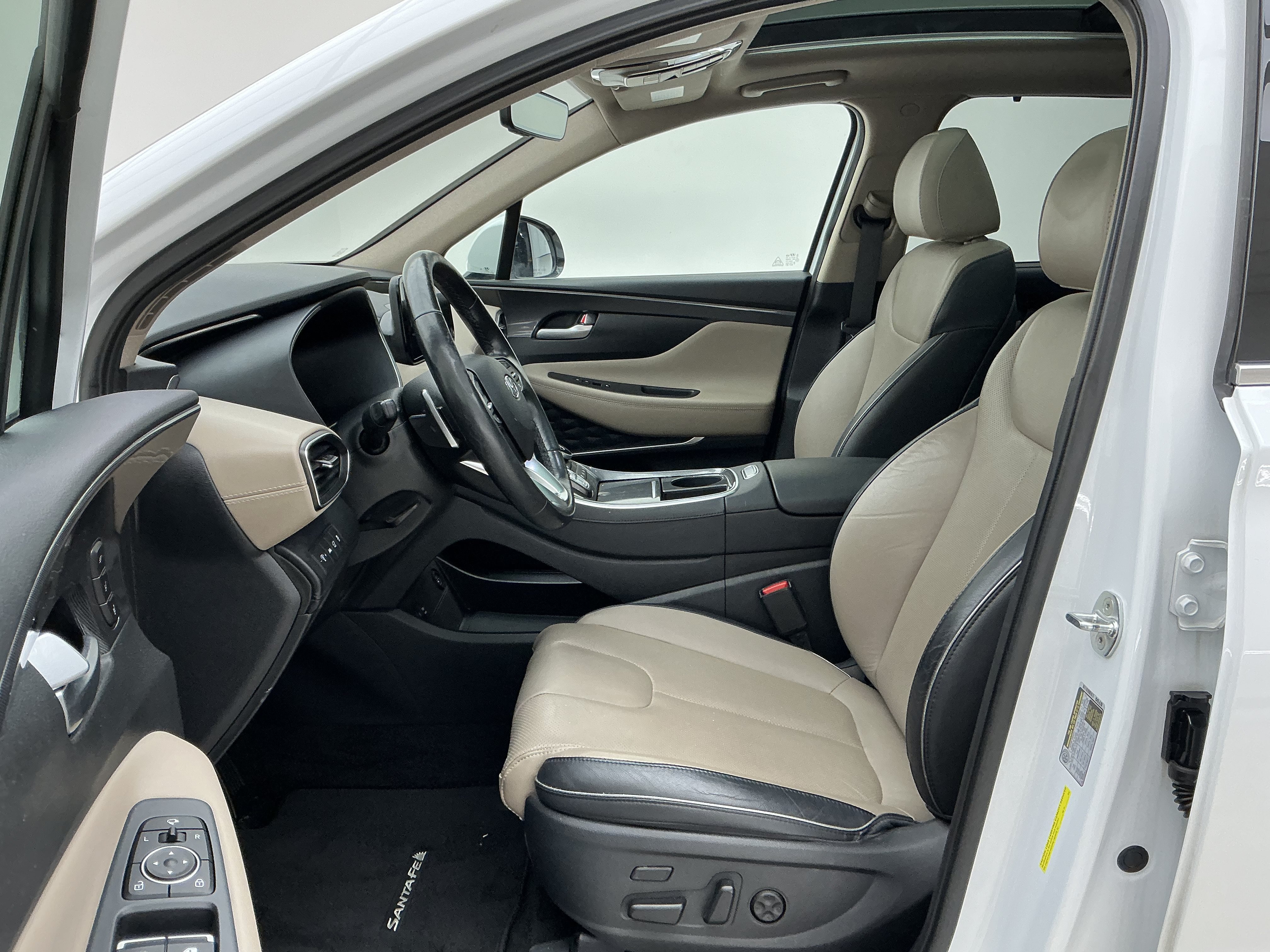 Used 2021 Quartz White Hyundai Limited image 17