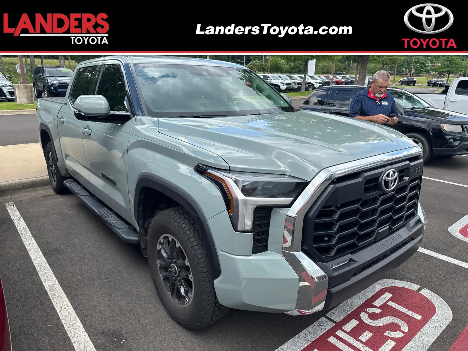 2022 Toyota Tundra SR5 3.4L 4WD CrewMax 5.5' Bed's photo