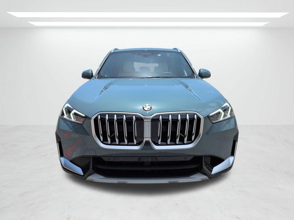 New 2026 Green Metallic BMW xDrive28i image 9