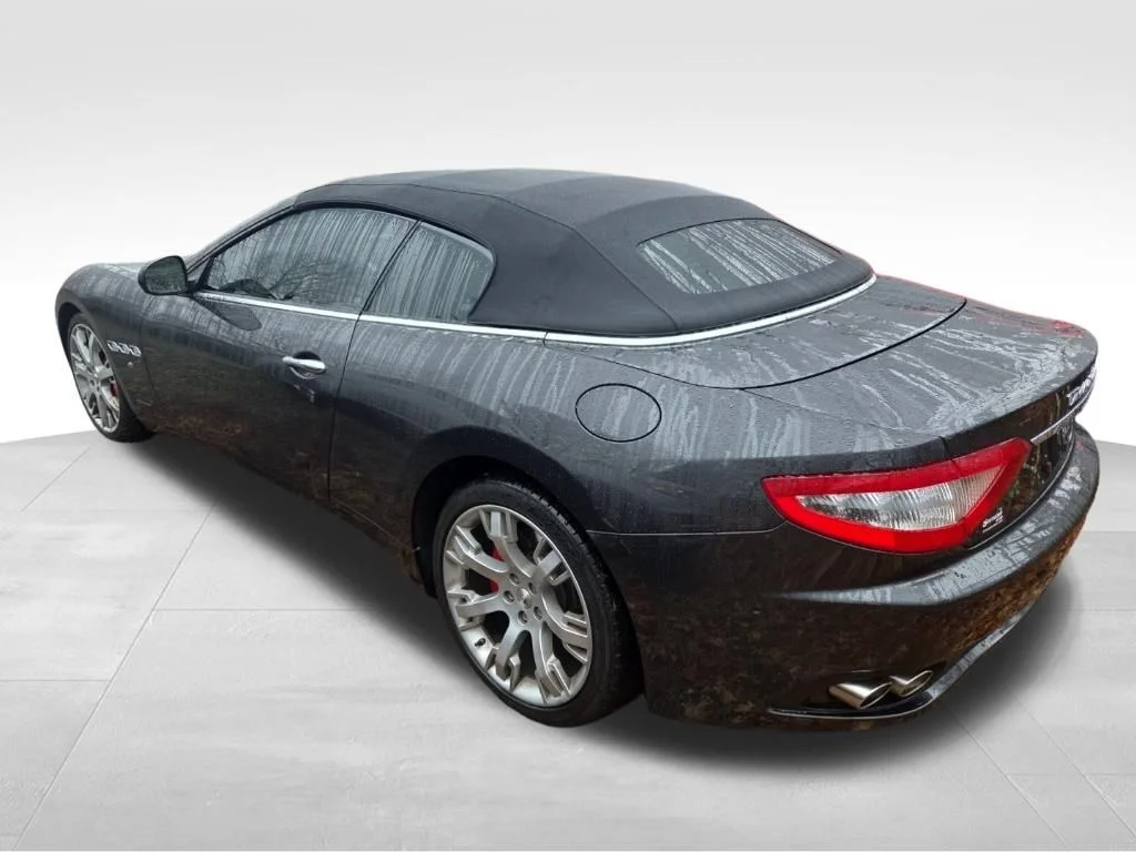 Used 2015  Maserati Base image 4