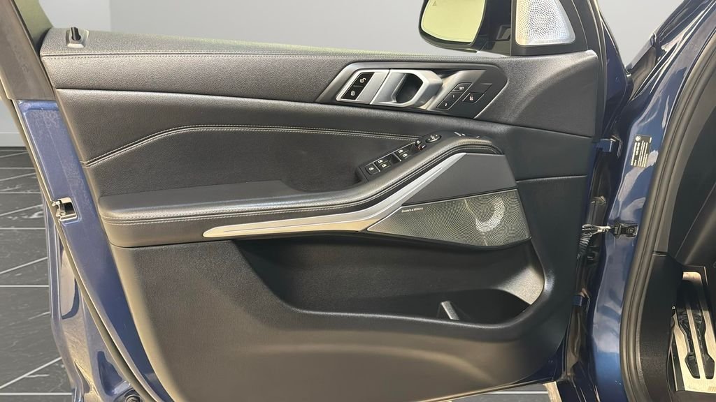 Used 2021 Blue BMW M50i image 57