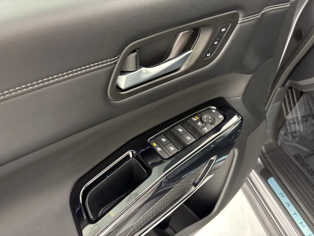 New 2026 Gun Metallic Nissan Platinum image 26