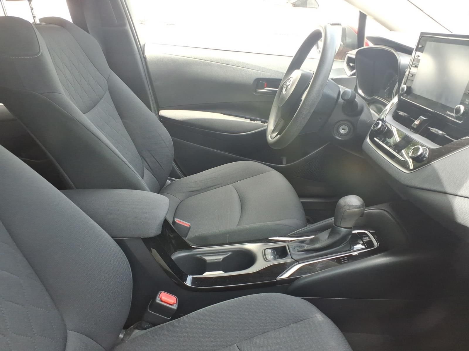 Certified Used 2022 Pearl Toyota LE image 10