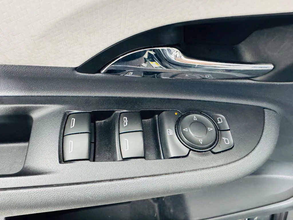 Used 2021 Gray Chevrolet LT image 7