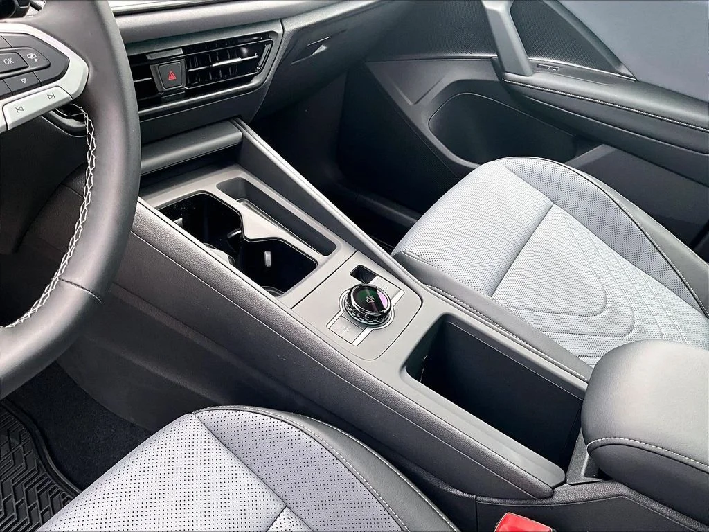 New 2026 Black Volkswagen 2.0T SE image 18