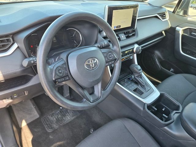 Used 2025  Toyota XLE image 10