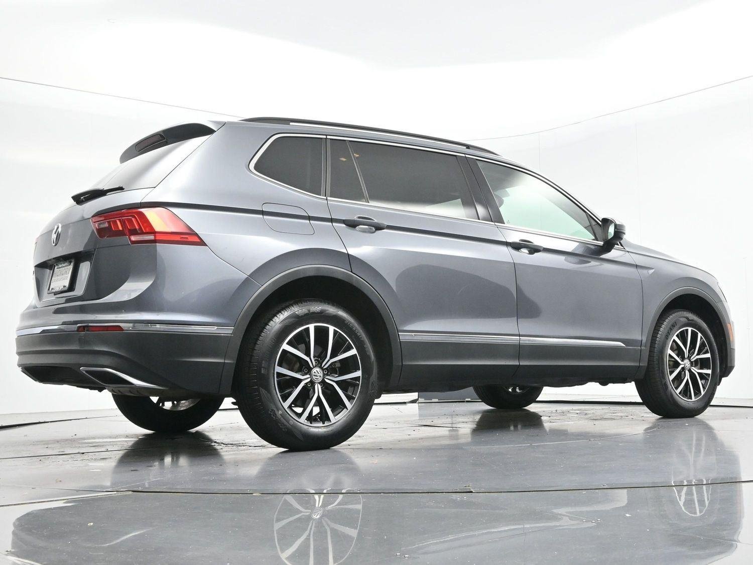 Used 2021 Platinum Gray Metallic Volkswagen SE image 44