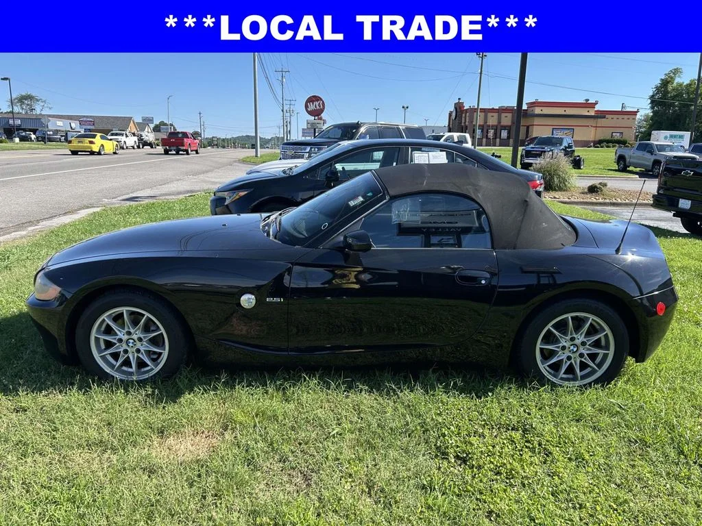 Used 2004 Black BMW 2.5i image 7