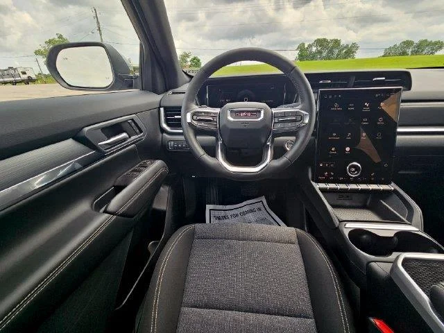 New 2026 Sterling Metallic GMC Elevation image 13
