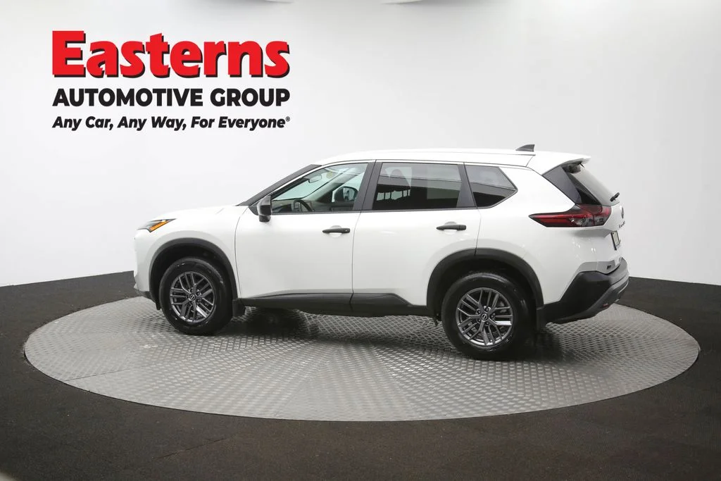 Used 2023 White Nissan S image 63